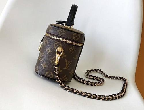 شنطة Louis Vuitton ماستر