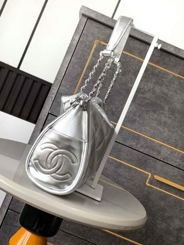 شنطة نسائية Chanel ماستر