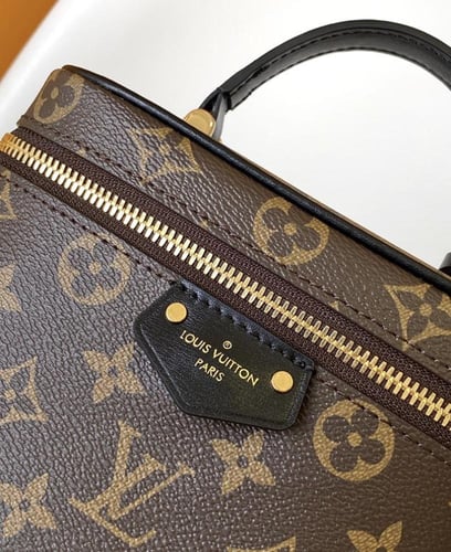 شنطة Louis Vuitton ماستر
