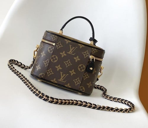شنطة Louis Vuitton ماستر
