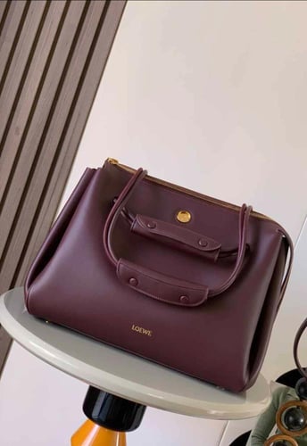 شنطة نسائية LOEWE ماستر