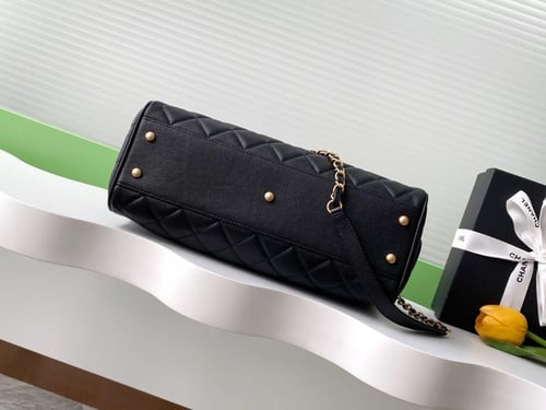 شنطة نسائيه Chanel ماستر