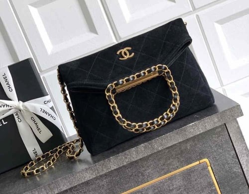 شنطة نسائيه Chanel ماستر