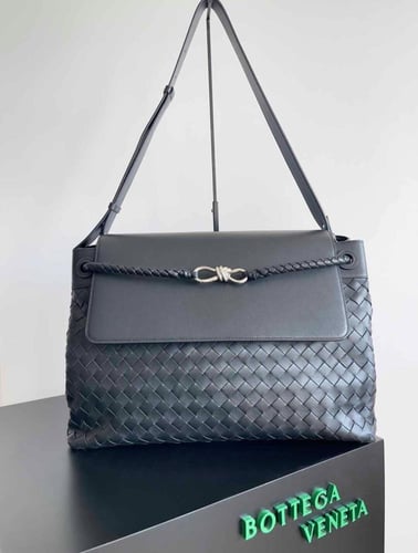 شنطة BOTTEGA ماستر