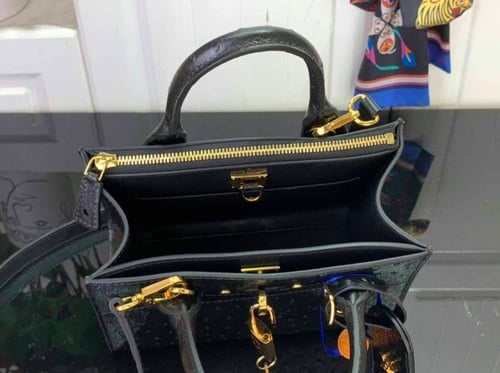 شنطة نسائية LV ماستر
