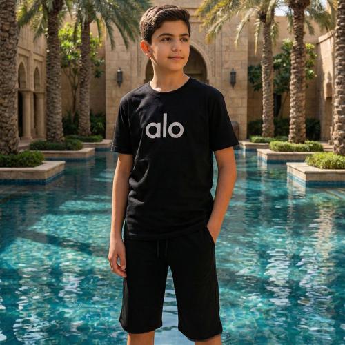 طقم ولادي قطني من قطعتين.