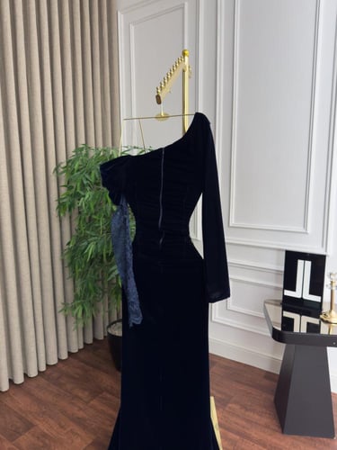 فستان سهره دم الغزال وكحلي