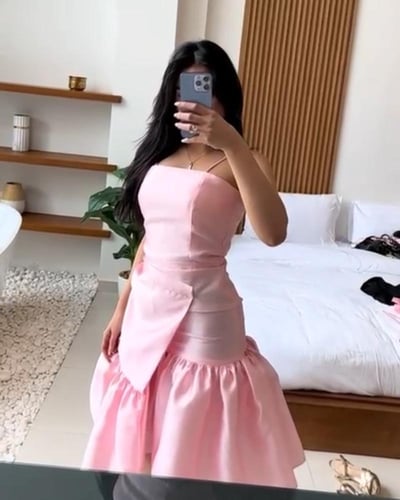 فستان سهرة ابيض و وردي