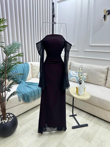 فستان سهرة انيق عليها عروض