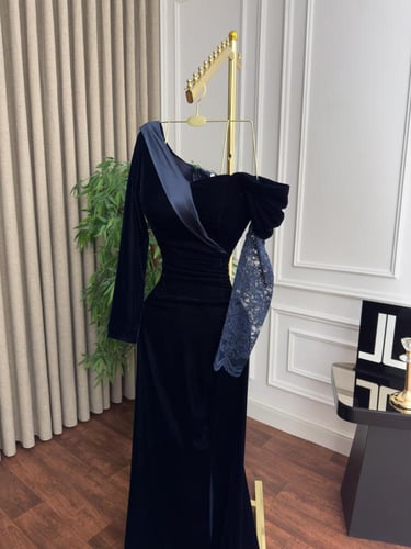 فستان سهره دم الغزال وكحلي