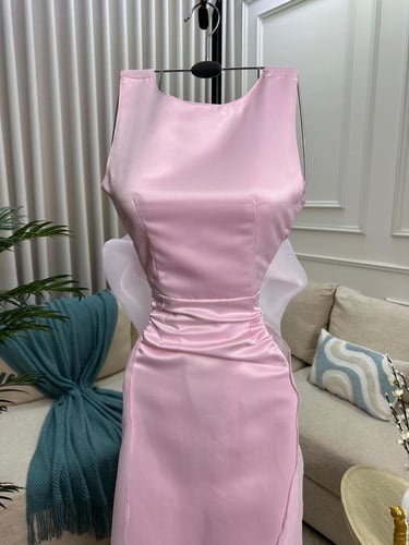 فستان سهرة انيق ميكادو عليها عروض