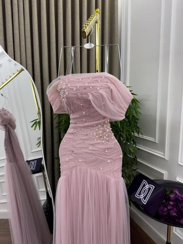 فستان سهره احمر و وردي