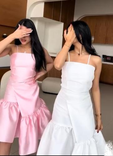 فستان سهرة ابيض و وردي