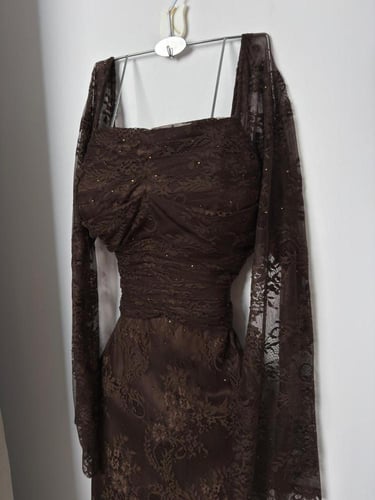 فستان سهره بني