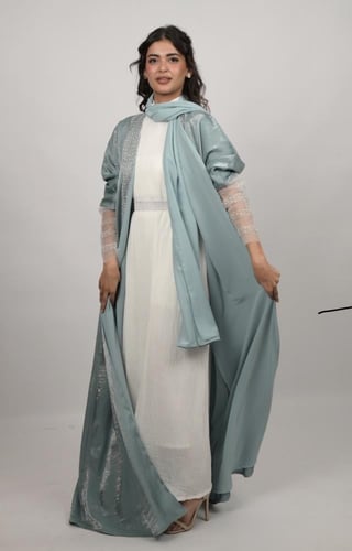 عباية كريب تفني مزرق مع لمعه فضي