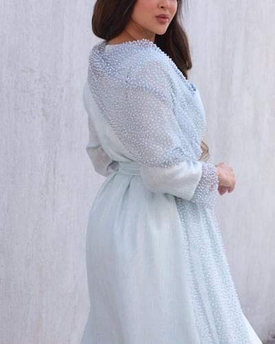 ثوب للين ازرق لمعة مع تل باللؤلؤ