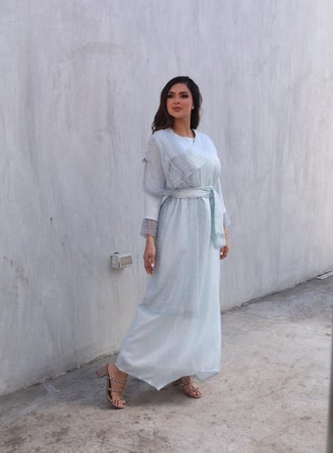 ثوب للين ازرق لمعة مع تل باللؤلؤ