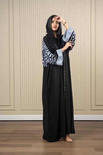 عباية كريب اسود مع ازرق