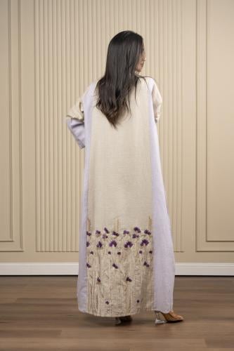 عباية للينن بتطريز وردات موف من الخلف