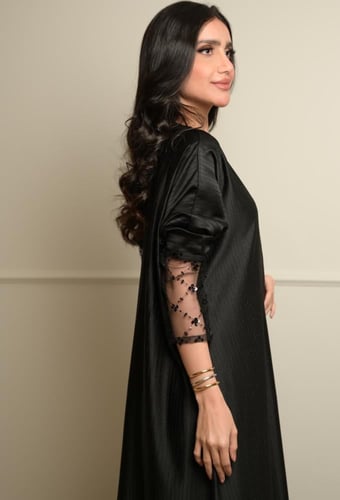 عباية كريب مع لمعة اسود