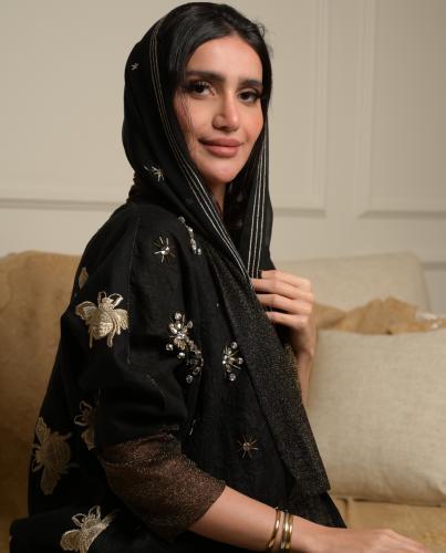 عباية النحلات مطرز بالكريستال