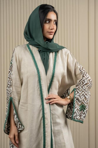 عباية للينن بتطريز نخلات من الخلف