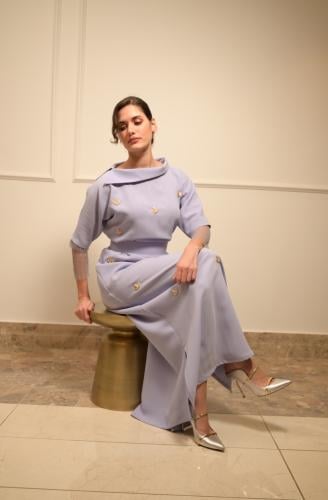 ثوب كريب موف بتطريز كريستال