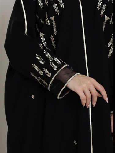 عباية كريب حرير اسود مع طرف تل أو من غير