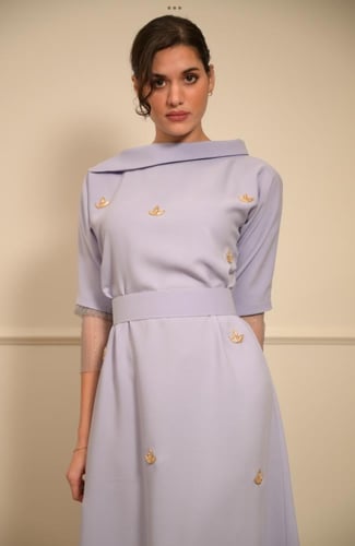 ثوب كريب موف بتطريز كريستال