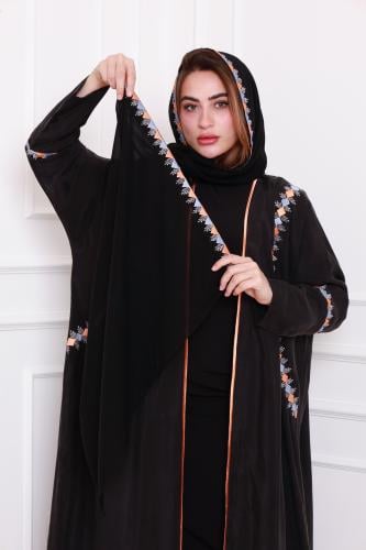 عباية حرير مغسول سوداء مطرزة