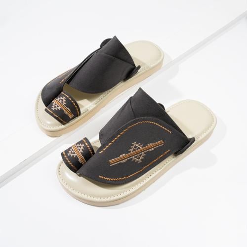 حذاء شرقي 108