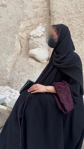 The confident abaya
