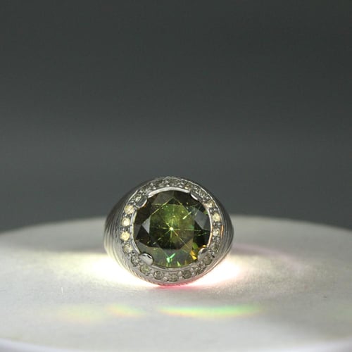 خاتم موزنايت مطعم بالألماس فضه 925