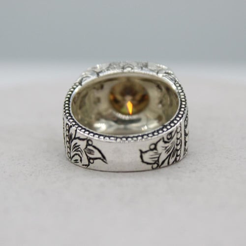 خاتم رجالي موزنايت طبيعي لون شمباني مرصع ألماس