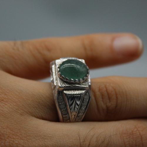 خاتم زمرد زامبي طبيعي غير معالج مرصع الماس - فضه 9...