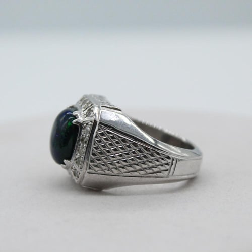 خاتم رجالي اوبال إثيوبي طبعي مرصع الماس