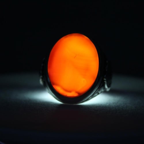 خاتم رجالي عقيق يماني كبدي طبيعي بنقشة بنت الذيب