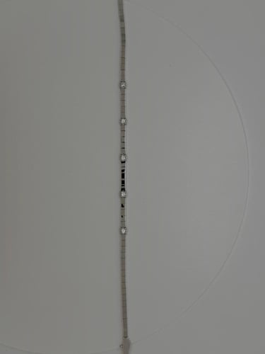 أسوارة تنس بريق الألماس – ذهب أبيض 18 قيراط مرصعة...