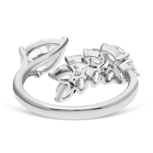 خاتم ألماس "تاج الأنوثة" – تصميم فاخر بأحجار ألماس...