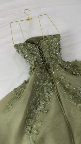 فستان لطيفه