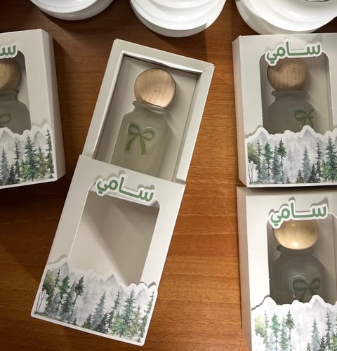 عطر بغطاء خشبي مع بوكس