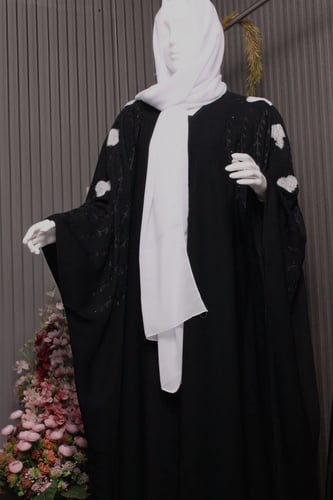 Abaya Beshte with white embroidery