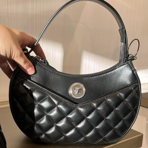 شنطة فيرزاتشي | Versace