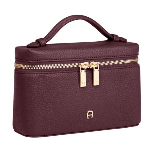شنطة اقنر aigner