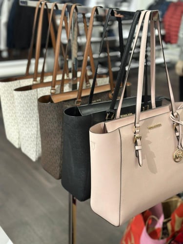 شنطة مايكل كورس