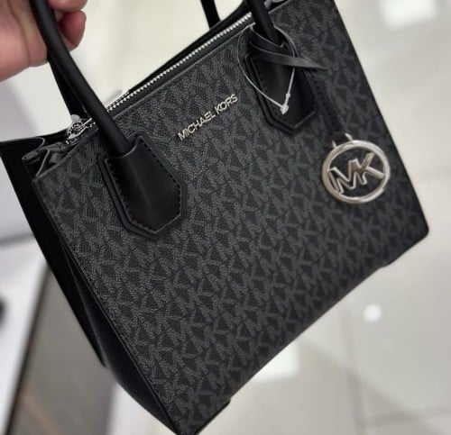 شنطة مايكل كورس