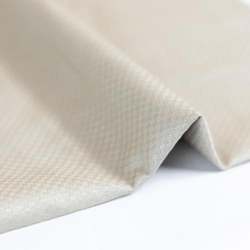 قماش شتوي نقشة خلية لون حليبي