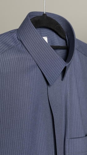 قماش شتوي نقشة مقلم محفور لون كحلي فاتح