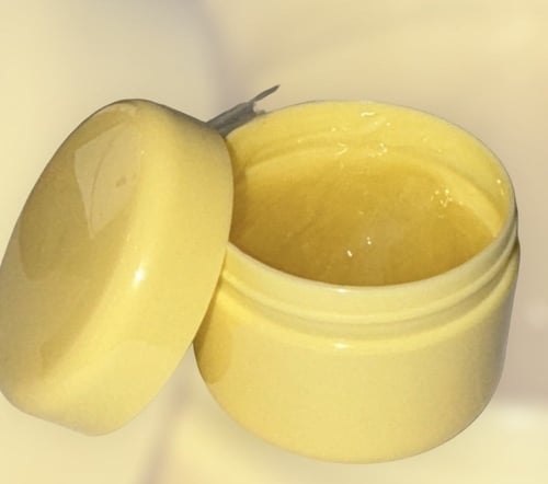 مخمرية الجسم والشعر