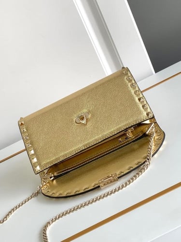 شنطة ڤالنتينو VALENTINO